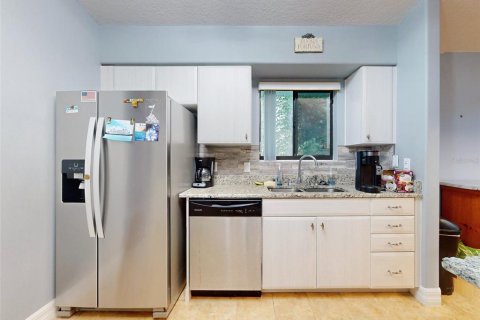 Condo in Daytona Beach, Florida, 2 bedrooms  № 1643078 - photo 15
