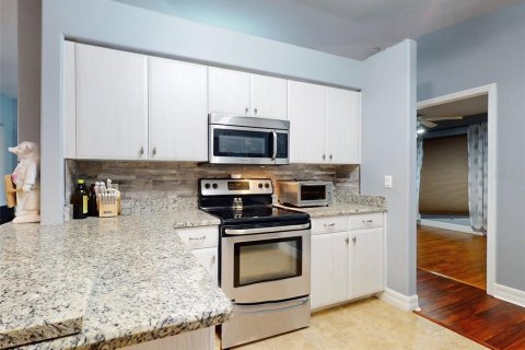 Condo in Daytona Beach, Florida, 2 bedrooms  № 1643078 - photo 16