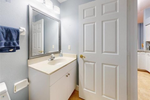 Condo in Daytona Beach, Florida, 2 bedrooms  № 1643078 - photo 12