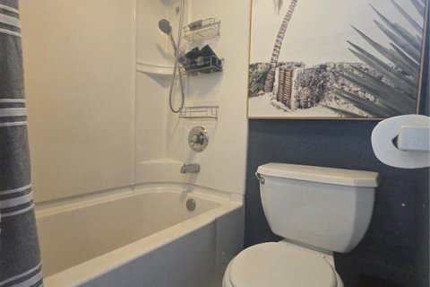 Condo in Gainesville, Florida, 1 bedroom  № 1684934 - photo 21