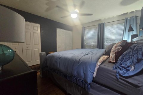 Condo in Gainesville, Florida, 1 bedroom  № 1684934 - photo 25