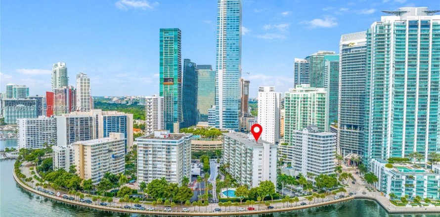 Studio à Condo à Miami, Floride № 1994388