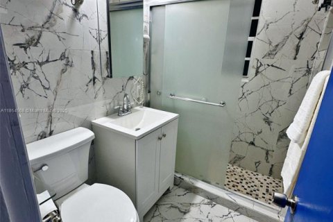 Immobilier commercial à vendre à Miami, Floride: 111.48 m2 № 1893308 - photo 4