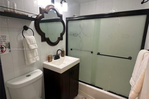 Immobilier commercial à vendre à Miami, Floride: 111.48 m2 № 1893308 - photo 9
