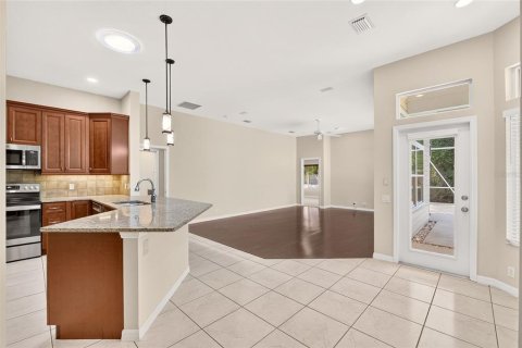 House in Gainesville, Florida 5 bedrooms, 255.2 sq.m. № 2347830 - photo 21