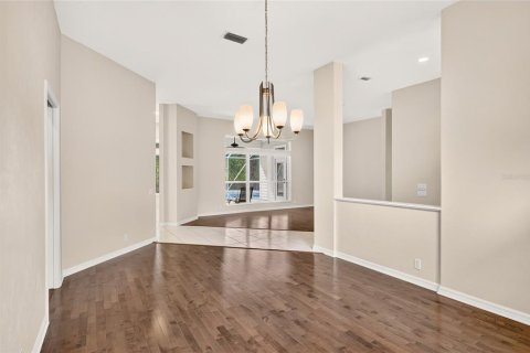 House in Gainesville, Florida 5 bedrooms, 255.2 sq.m. № 2347830 - photo 15