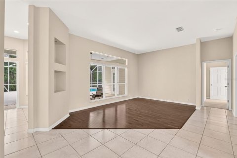 House in Gainesville, Florida 5 bedrooms, 255.2 sq.m. № 2347830 - photo 19