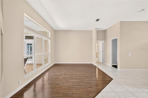 House in Gainesville, Florida 5 bedrooms, 255.2 sq.m. № 2347830 - photo 11
