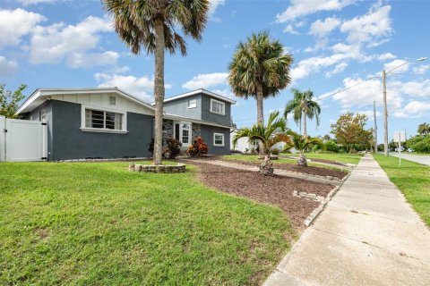 House in Ormond Beach, Florida 4 bedrooms, 173.36 sq.m. № 1898687 - photo 2
