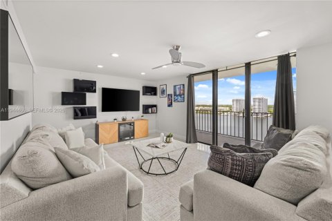 Купить кондоминиум в Авентура, Флорида 2 спальни, 122.82м2, № 2002351 - фото 4