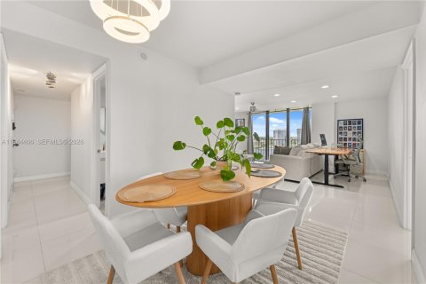 Купить кондоминиум в Авентура, Флорида 2 спальни, 122.82м2, № 2002351 - фото 9