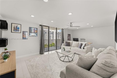 Купить кондоминиум в Авентура, Флорида 2 спальни, 122.82м2, № 2002351 - фото 17