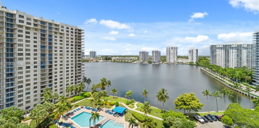 Кондоминиум с 2 спальнями в Авентура, Флорида № 2002351