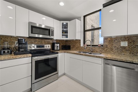 Купить кондоминиум в Авентура, Флорида 2 спальни, 122.82м2, № 2002351 - фото 10