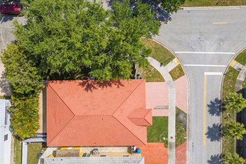 Villa ou maison à vendre à Miami Lakes, Floride: 3 chambres, 200.67 m2 № 2057263 - photo 3