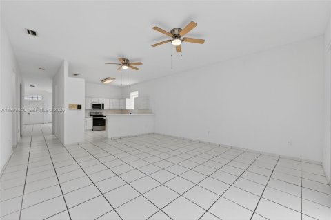 Villa ou maison à vendre à Miami Lakes, Floride: 3 chambres, 200.67 m2 № 2057263 - photo 12