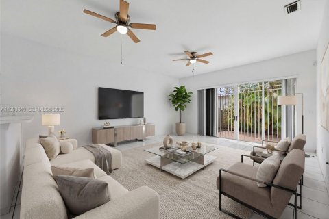 Villa ou maison à vendre à Miami Lakes, Floride: 3 chambres, 200.67 m2 № 2057263 - photo 16