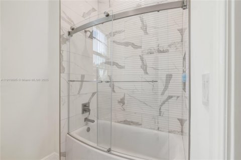 Casa en venta en Parkland, Florida, 6 dormitorios, 553.33 m2 № 1966033 - foto 27