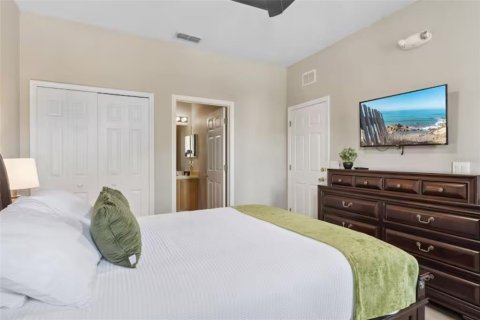 Townhouse in Davenport, Florida 4 bedrooms, 172.43 sq.m. № 2123178 - photo 17