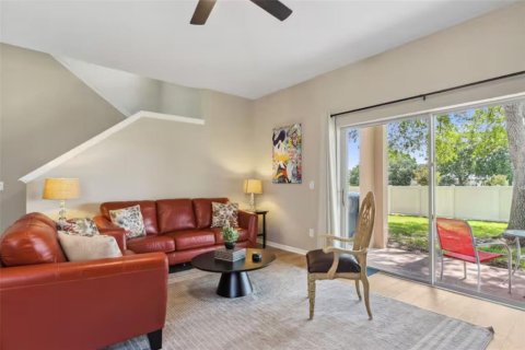 Townhouse in Davenport, Florida 4 bedrooms, 172.43 sq.m. № 2123178 - photo 4