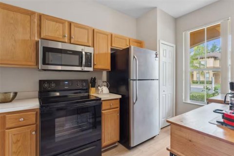 Townhouse in Davenport, Florida 4 bedrooms, 172.43 sq.m. № 2123178 - photo 10