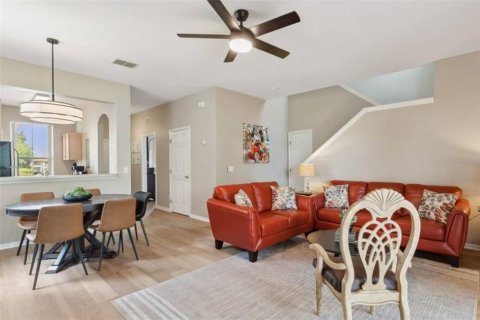 Townhouse in Davenport, Florida 4 bedrooms, 172.43 sq.m. № 2123178 - photo 8