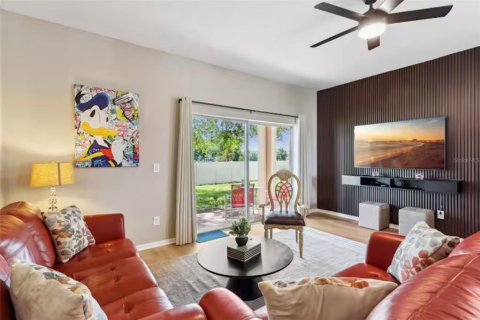 Townhouse in Davenport, Florida 4 bedrooms, 172.43 sq.m. № 2123178 - photo 3