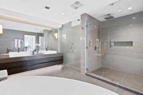 Condo in Pompano Beach, Florida, 3 bedrooms  № 1858897 - photo 18