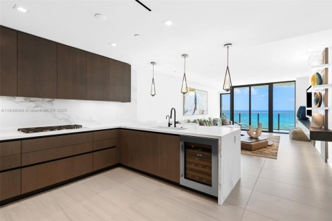 Condo in Pompano Beach, Florida, 3 bedrooms  № 1858897 - photo 11