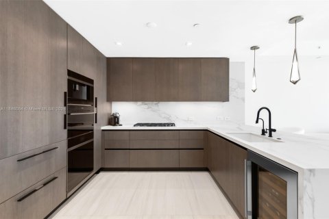 Condo in Pompano Beach, Florida, 3 bedrooms  № 1858897 - photo 10