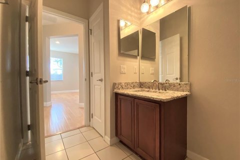 Casa en alquiler en Orlando, Florida, 3 dormitorios, 208.94 m2 № 1919745 - foto 19
