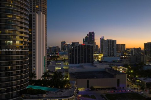 Купить кондоминиум в Майами, Флорида 1 спальня, 58.25м2, № 2019693 - фото 16