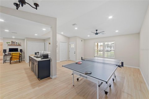 House in Brandon, Florida 3 bedrooms, 138.05 sq.m. № 2306178 - photo 14