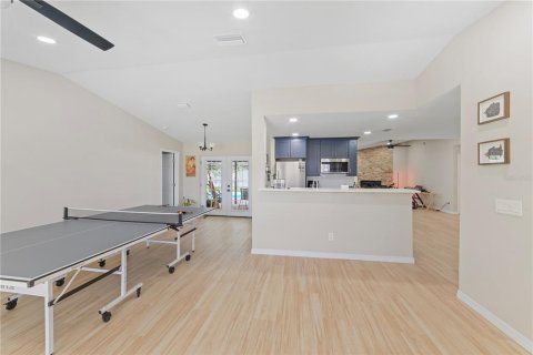 House in Brandon, Florida 3 bedrooms, 138.05 sq.m. № 2306178 - photo 20