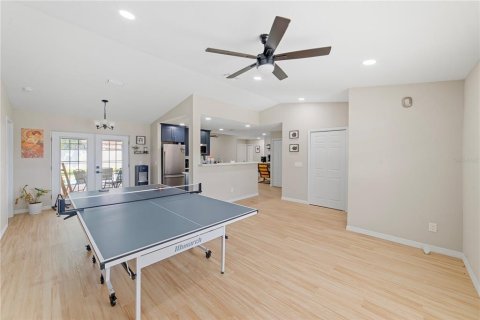 House in Brandon, Florida 3 bedrooms, 138.05 sq.m. № 2306178 - photo 7