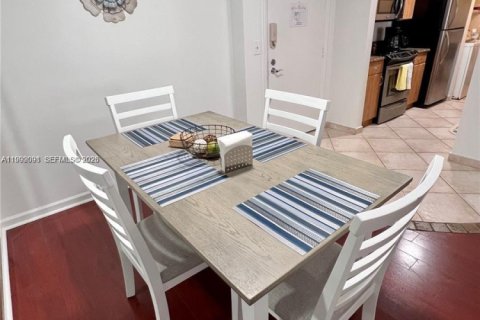 Condominio en venta en Aventura, Florida, 1 dormitorio, 67.82 m2 № 2055767 - foto 22