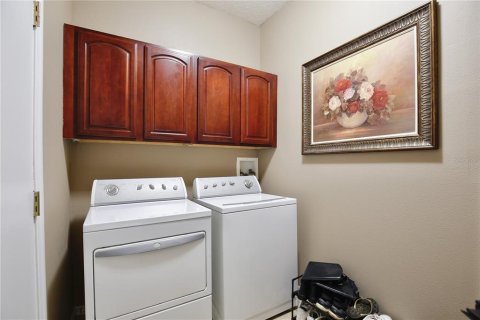 House in Orlando, Florida 3 bedrooms, 174.93 sq.m. № 1613877 - photo 24
