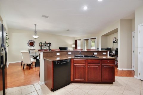 House in Orlando, Florida 3 bedrooms, 174.93 sq.m. № 1613877 - photo 14