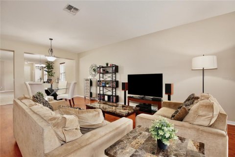 House in Orlando, Florida 3 bedrooms, 174.93 sq.m. № 1613877 - photo 9