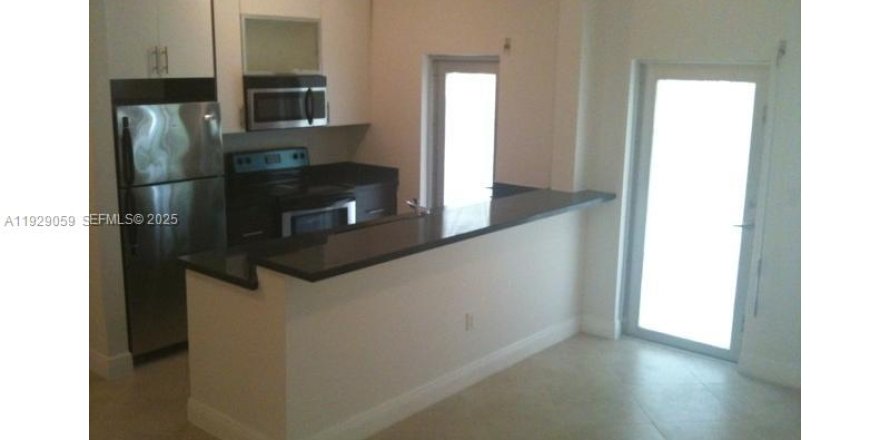 Apartment in Miami Beach, Florida 1 bedroom № 1987451
