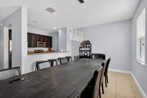 Touwnhouse à vendre à Miramar, Floride: 3 chambres, 185.8 m2 № 2085752 - photo 13
