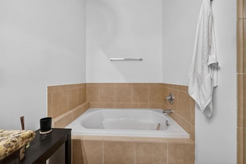 Touwnhouse à vendre à Miramar, Floride: 3 chambres, 185.8 m2 № 2085752 - photo 27