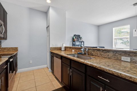 Touwnhouse à vendre à Miramar, Floride: 3 chambres, 185.8 m2 № 2085752 - photo 5