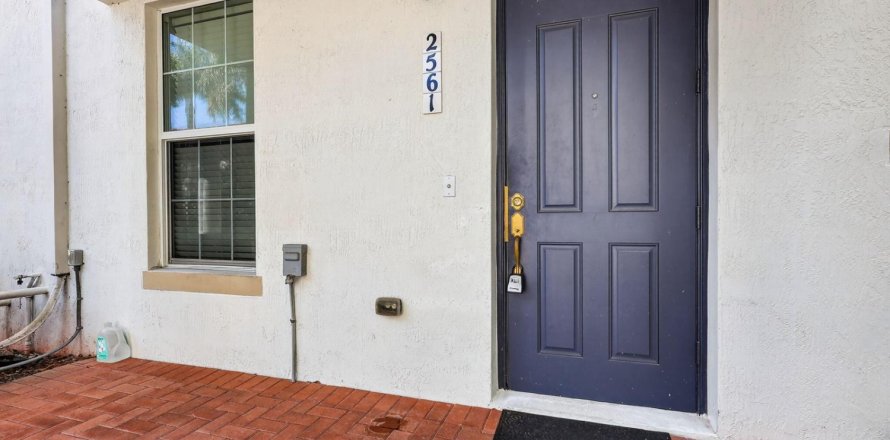 Touwnhouse à Miramar, Floride 3 chambres, 185.8 m2 № 2085752