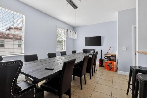 Touwnhouse à vendre à Miramar, Floride: 3 chambres, 185.8 m2 № 2085752 - photo 10