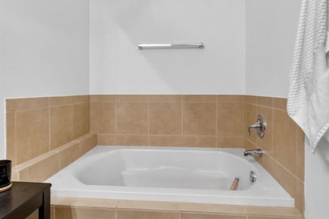 Touwnhouse à vendre à Miramar, Floride: 3 chambres, 185.8 m2 № 2085752 - photo 28