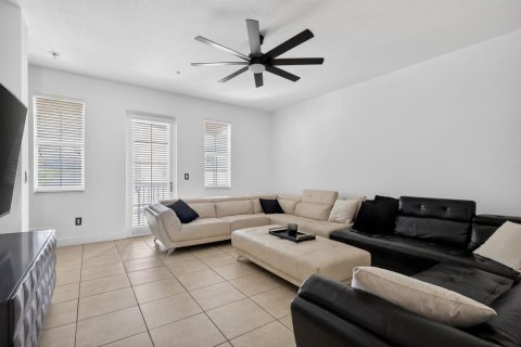 Touwnhouse à vendre à Miramar, Floride: 3 chambres, 185.8 m2 № 2085752 - photo 17