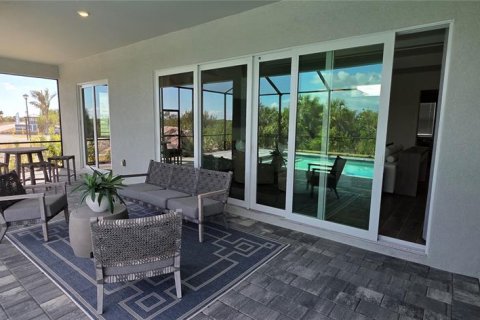 House in Port Charlotte, Florida 3 bedrooms, 245.91 sq.m. № 2109035 - photo 23