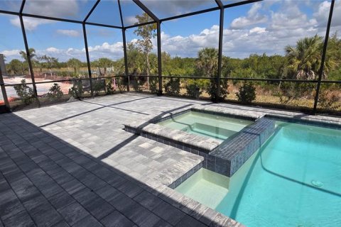 House in Port Charlotte, Florida 3 bedrooms, 245.91 sq.m. № 2109035 - photo 22