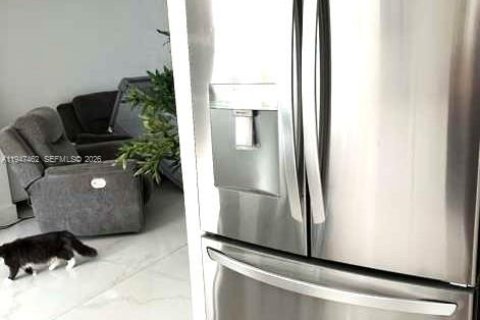 House in Miami, Florida 3 bedrooms, 158.21 sq.m. № 2003324 - photo 7